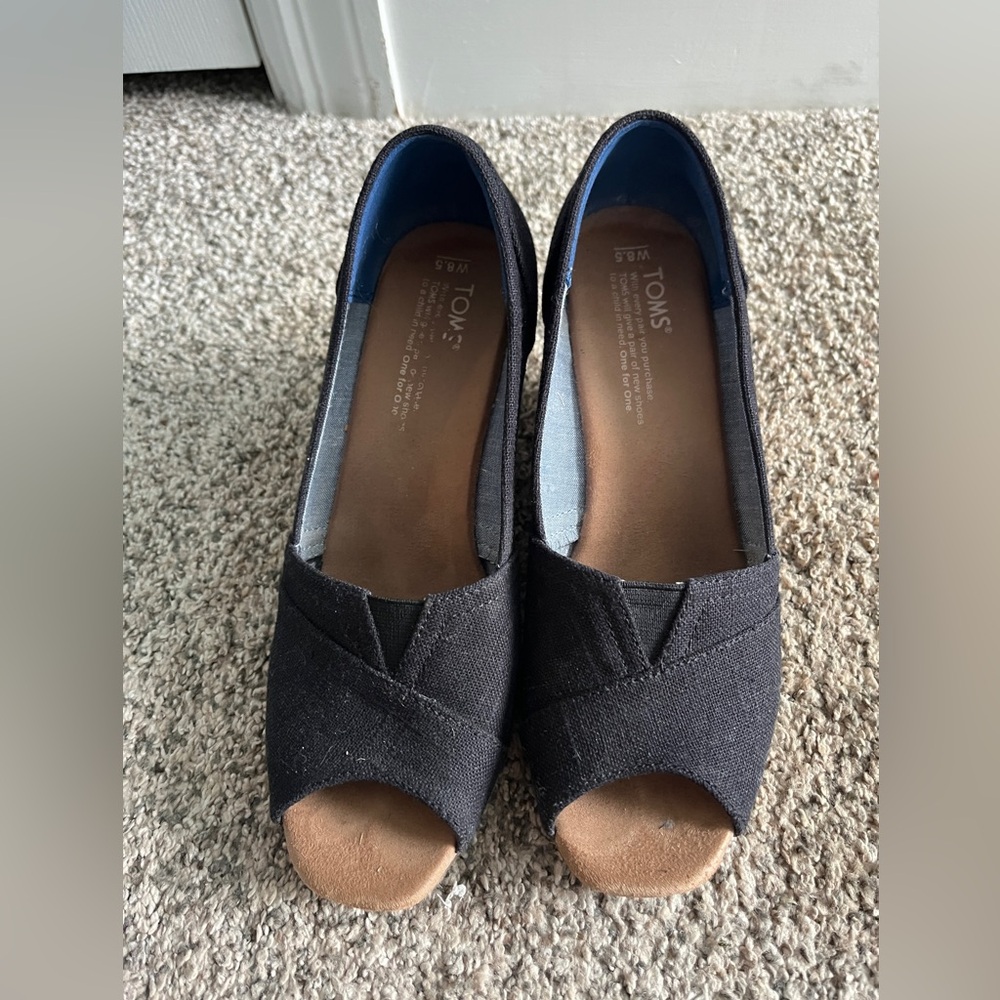 Tom’s Wedges- 8.5 Black